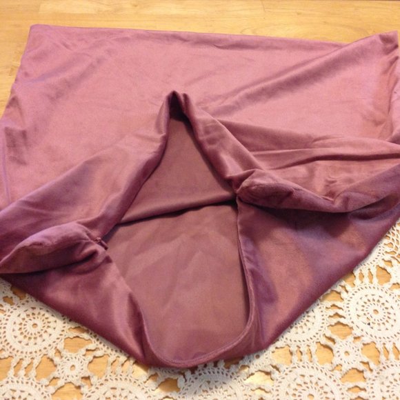 Soft mauve pillow cover for decorative pillows - Picture 3 of 3